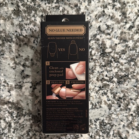 Clinique Skincare and Makeup Essentials Set - Picture 5 of 8